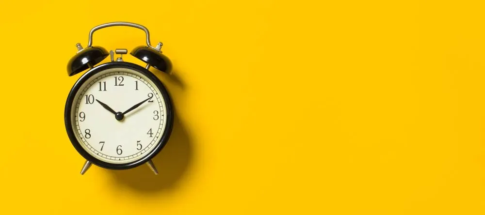 Are Fast Delivery Canvas Prints a Myth? Closeup photo of alarm clock.