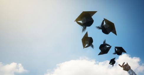 Graduation Quotes & Wishes 2026: Messages for Cards & Gifts